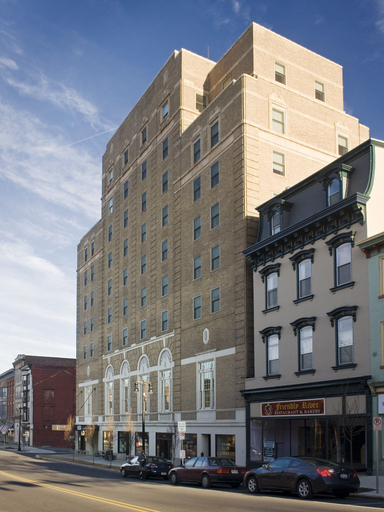 Exterior & Views