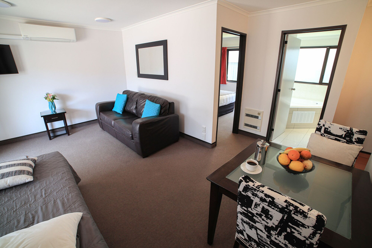 Bedroom 3, Palm City Motor Inn, Hastings