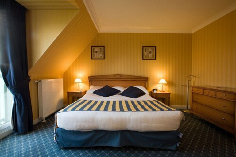 Bedroom 3, Domaine de Villers Hotel Restaurant & Spa, Calvados
