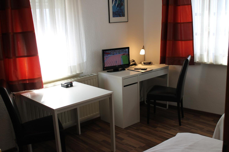 Bedroom 5, Hotel Zum Löwen, Hochtaunuskreis