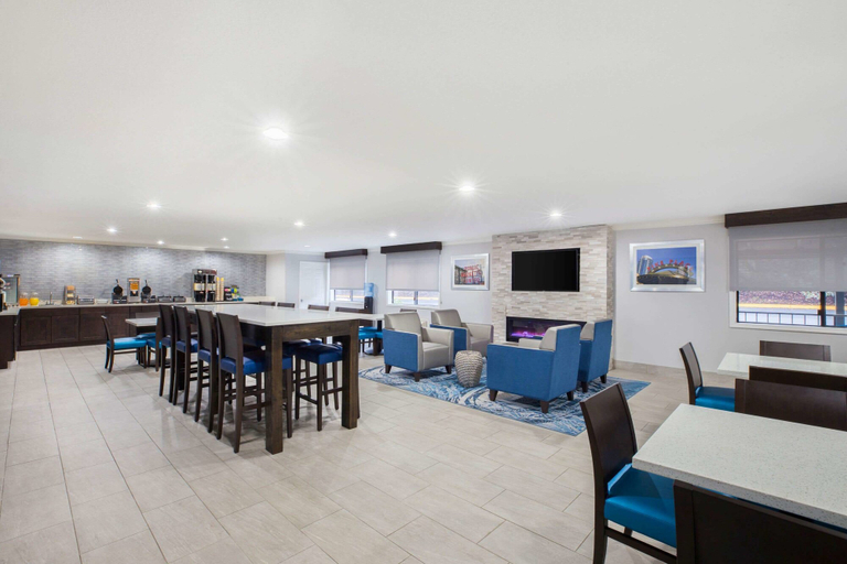 Food & Drinks 5, La Quinta Inn by Wyndham Everett, Snohomish