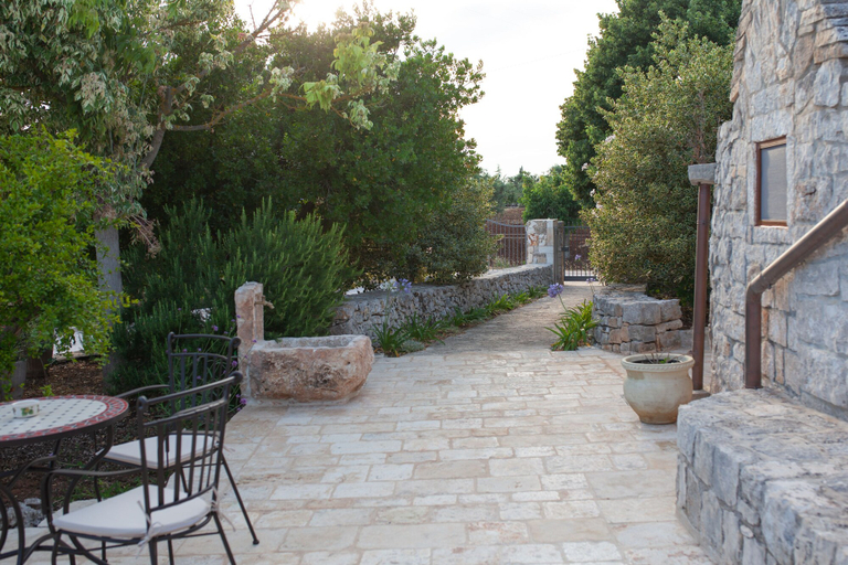 Others 4, Trullo Siamese, Bari