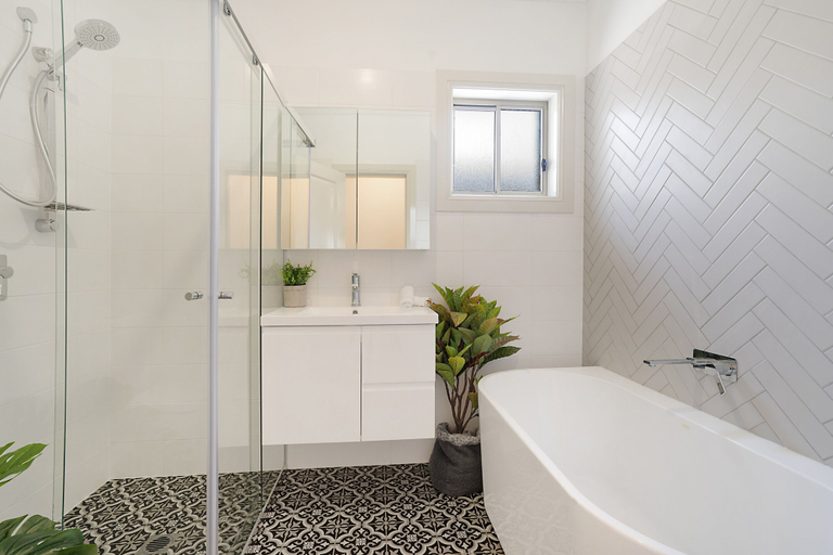Bathroom 3, Accommodation Hunter - Adams St Maitland, Maitland