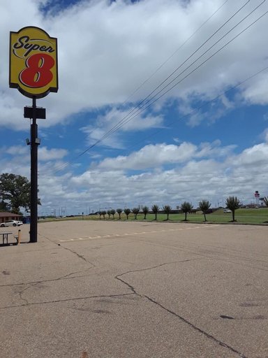 Super 8 by Wyndham Mt. Pleasant TX, Titus