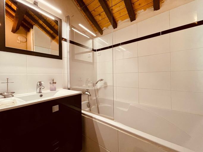 Bathroom 5, Domaine du Moulin de Champie – Plaine de Versailles, Yvelines