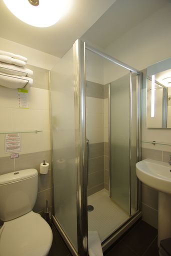 Bathroom 4, Hotel Napoléon, Haute-Corse