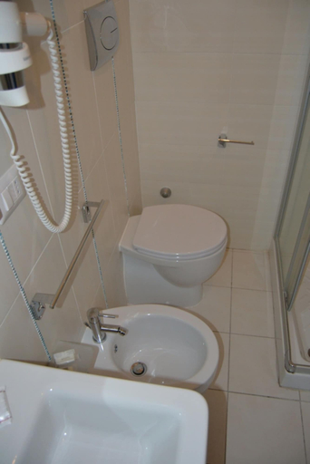 Bathroom 4, Hotel San Paolo, Salerno