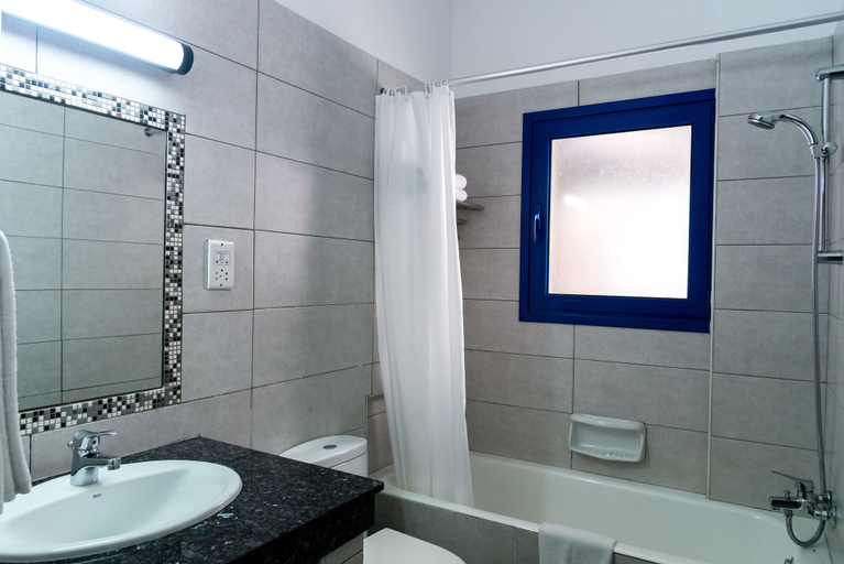 Bathroom 5, Kefalos - Damon Hotel Apartments