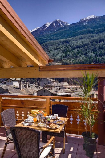 Others 5, Hotel Sassella, Sondrio