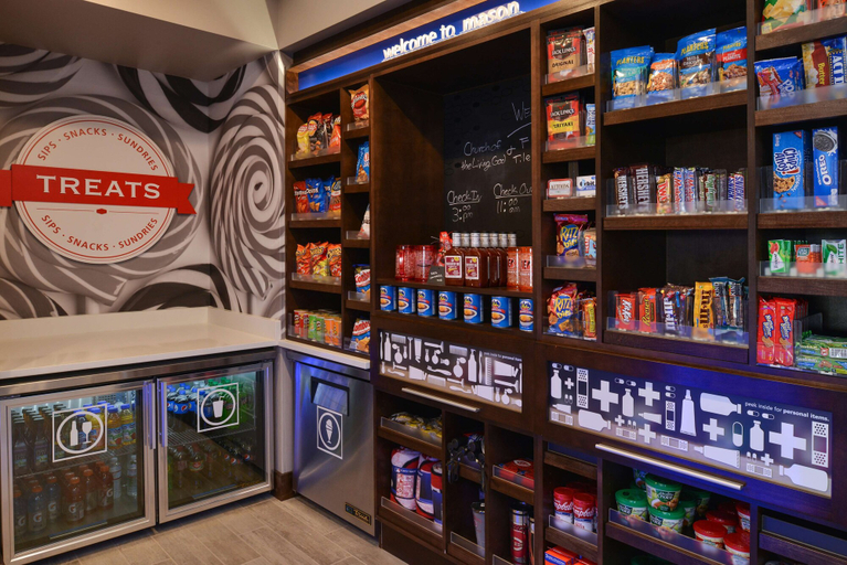 Food & Drinks 5, Hampton Inn & Suites Cincinnati-Mason, Warren