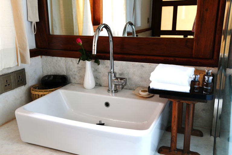 Bathroom 3, Popa Garden Resort, Myingyan