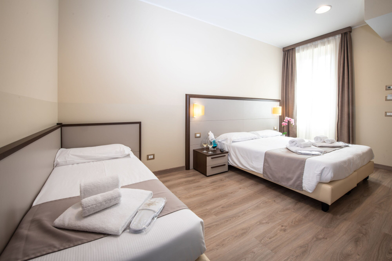 Bedroom 3, Hotel Rosa, Verbano-Cusio-Ossola