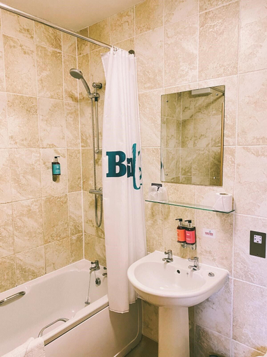 Bathroom 4, Boston West Hotel, Lincolnshire