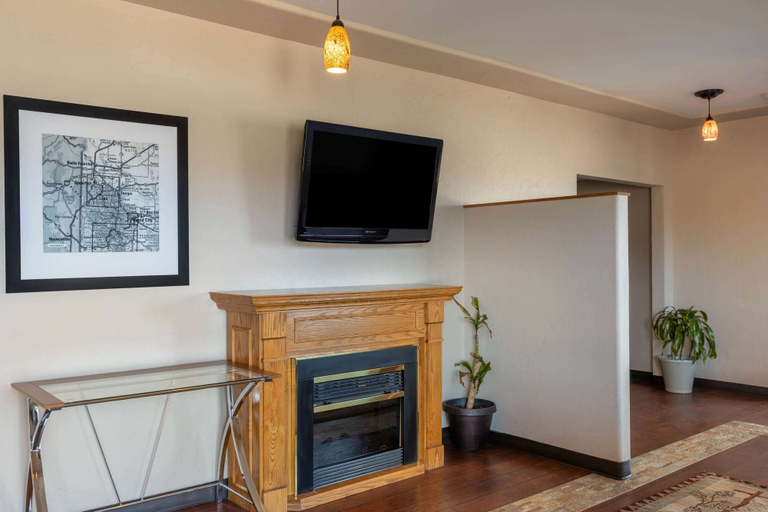 Others 5, Baymont by Wyndham Spearfish, Lawrence