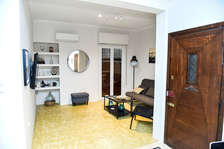 Others 5, Central apartment at Echarxia 2 beds for 4 pers, Attica