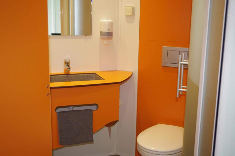 Bathroom 5, Kyriad Direct Saintes, Charente-Maritime