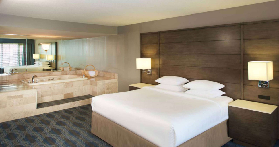 Bedroom 3, Doubletree by Hilton Bloomington - Minneapolis South, Hennepin