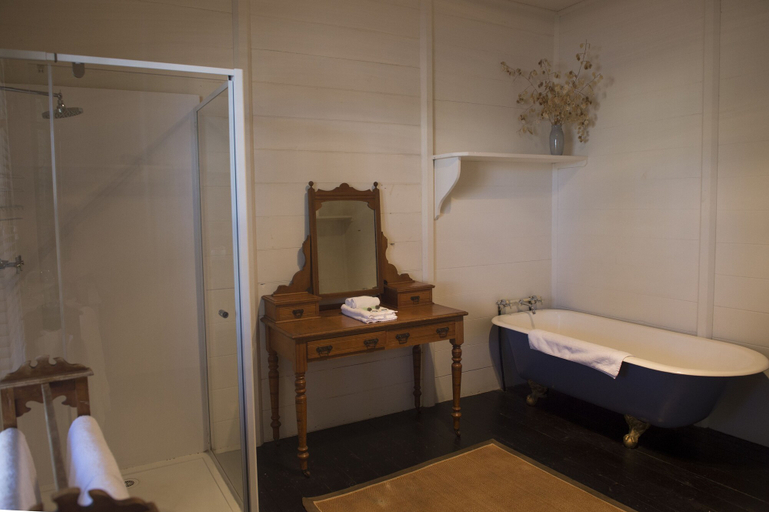 Bathroom 4, Hillview Heritage Estate, Wingecarribee