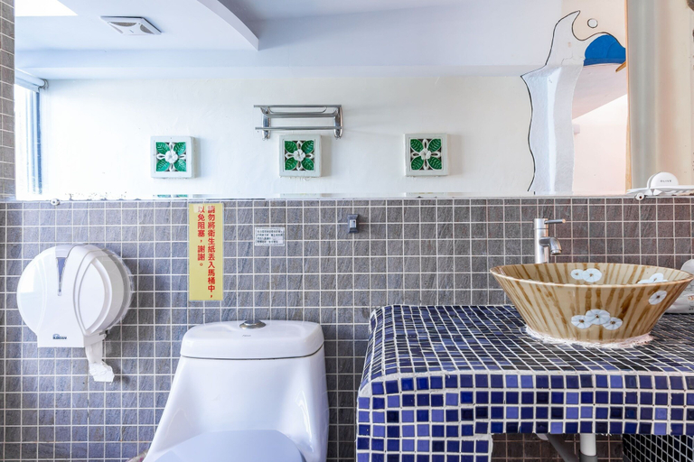 Bathroom 4, Fei Li Jin Hotel, Pingtung