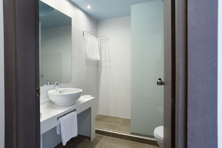 Bathroom 5, Star Beach Village and Water Park, Crete