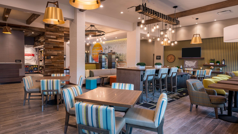 Food & Drinks 5, Hampton Inn Riverside Downtown, Riverside