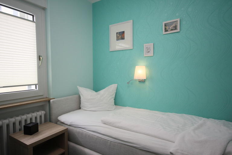 Bedroom 4, Cafe Schneidewind, Hameln-Pyrmont