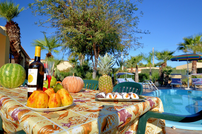 Food & Drinks, Villa Minoa con piscina, Trapani