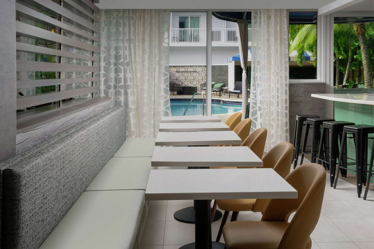 Food & Drinks 5, Hilton Garden Inn Miami Brickell South, Miami-Dade