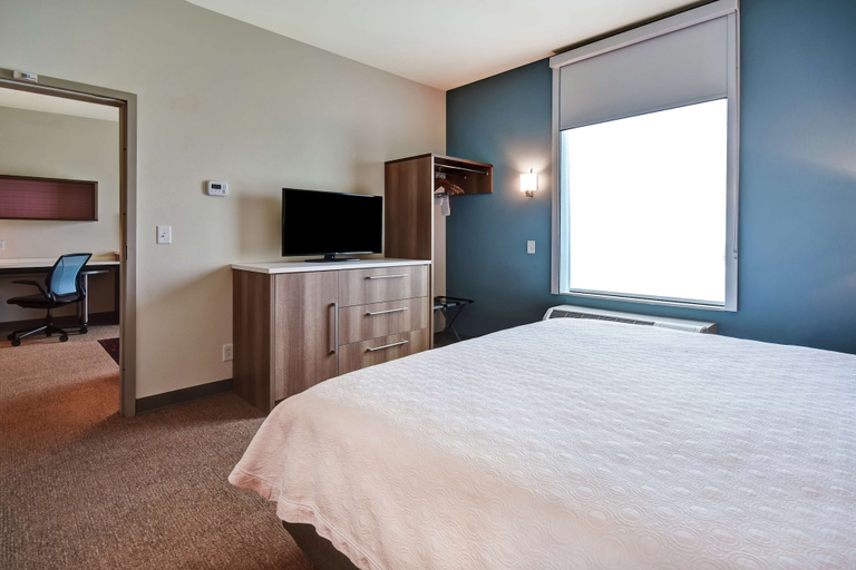 Bedroom 2, Home2 Suites by Hilton Springfield North, Greene