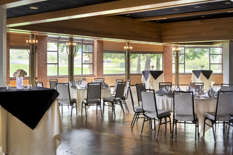 Food & Drinks 4, Delta Hotels by Marriott Mount Pleasant, Racine