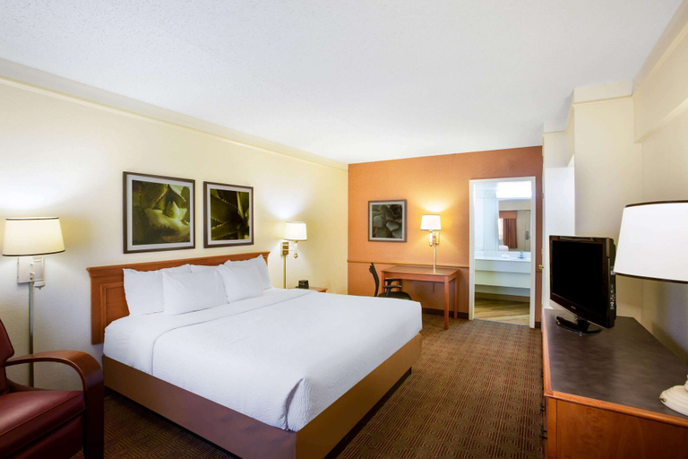 Bedroom 4, La Quinta Inn by Wyndham Austin Capitol / Downtown, Travis