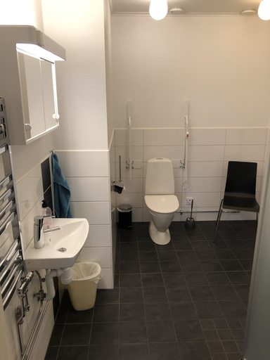 Bathroom 3, Solviken vandrarhem & Konferens - Hostel, Ydre