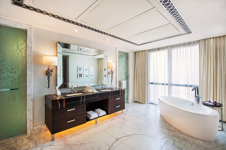 Bathroom 5, Hilton Dubai Al Habtoor City, Dubai