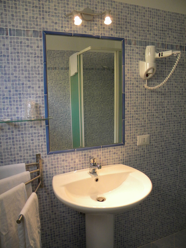 Bathroom, Grand Hotel Dei Cesari Dependance, Roma