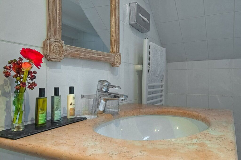 Bathroom 4, Hotel Les Rives De Notre Dame, Paris
