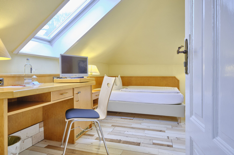 Bedroom 2, Solehotel Tannenhof, Goslar