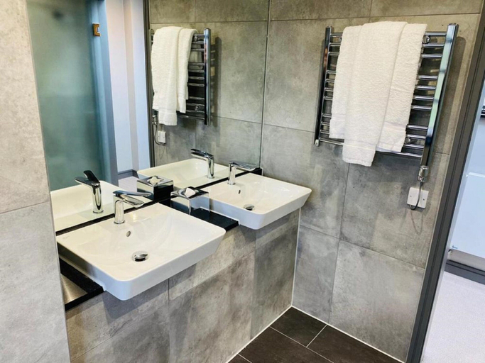 Bathroom 4, Easthampstead Park, Bracknell Forest