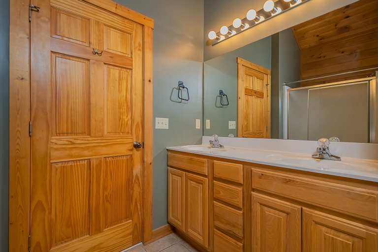 Bathroom 3, Cedar Shores Villa 08, Garrett