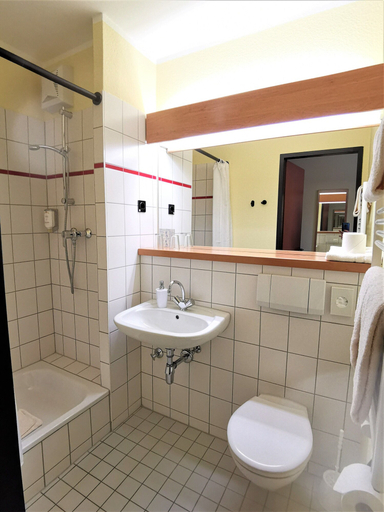 Bathroom 4, ACRON Hotel Quedlinburg, Harz