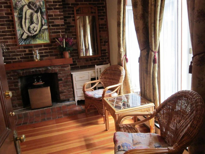 Others 4, B&B de la Fontaine, Communauté-Urbaine-de-Québec