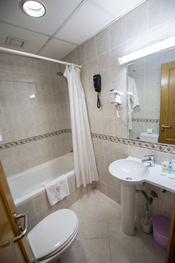 Bathroom 5, Welcome Hotel Apartment 1, Dubai