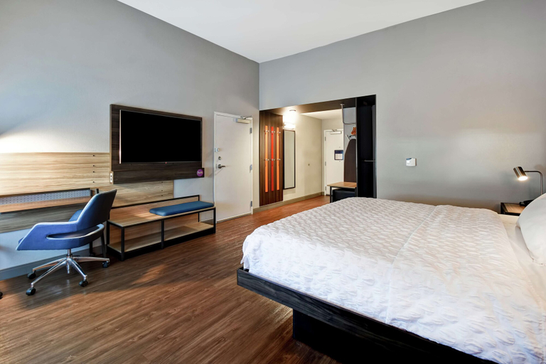 Bedroom 3, Tru By Hilton Cincinnati Airport South Florence, Boone