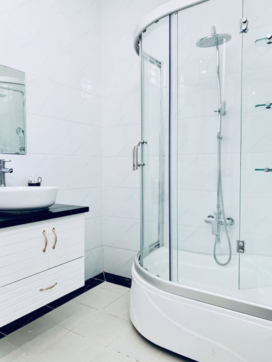Bathroom 5, Linh Phuong 6, Cái Răng