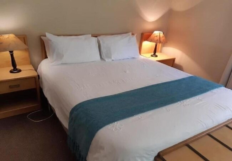 Bedroom 2, Hogsback Inn, Amathole