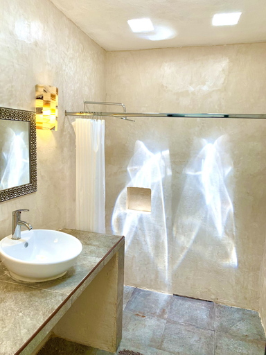 Bathroom 5, Eco Hotel Green River, Izamal