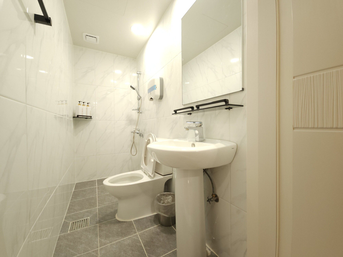 Bathroom 3, OYO Myeongdong 5 Lodge, Jung