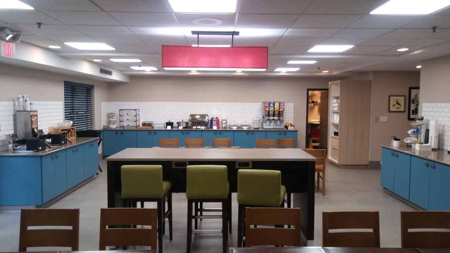 Food & Drinks 5, Country Inn & Suites by Radisson, Roanoke, VA, Roanoke