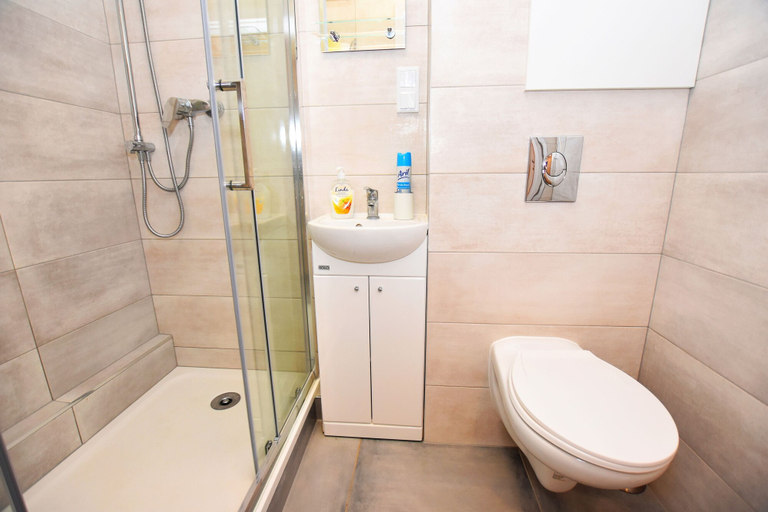 Bathroom 3, City Central Hostel Kuznicza, Środa Śląska