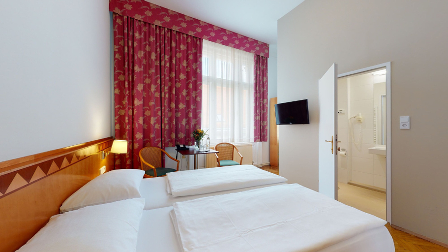 Bedroom 3, Hotel Post, Wien