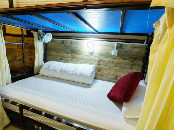 Bedroom 4, Hotel Forest Lake Backpackers' Hostel, Gandaki